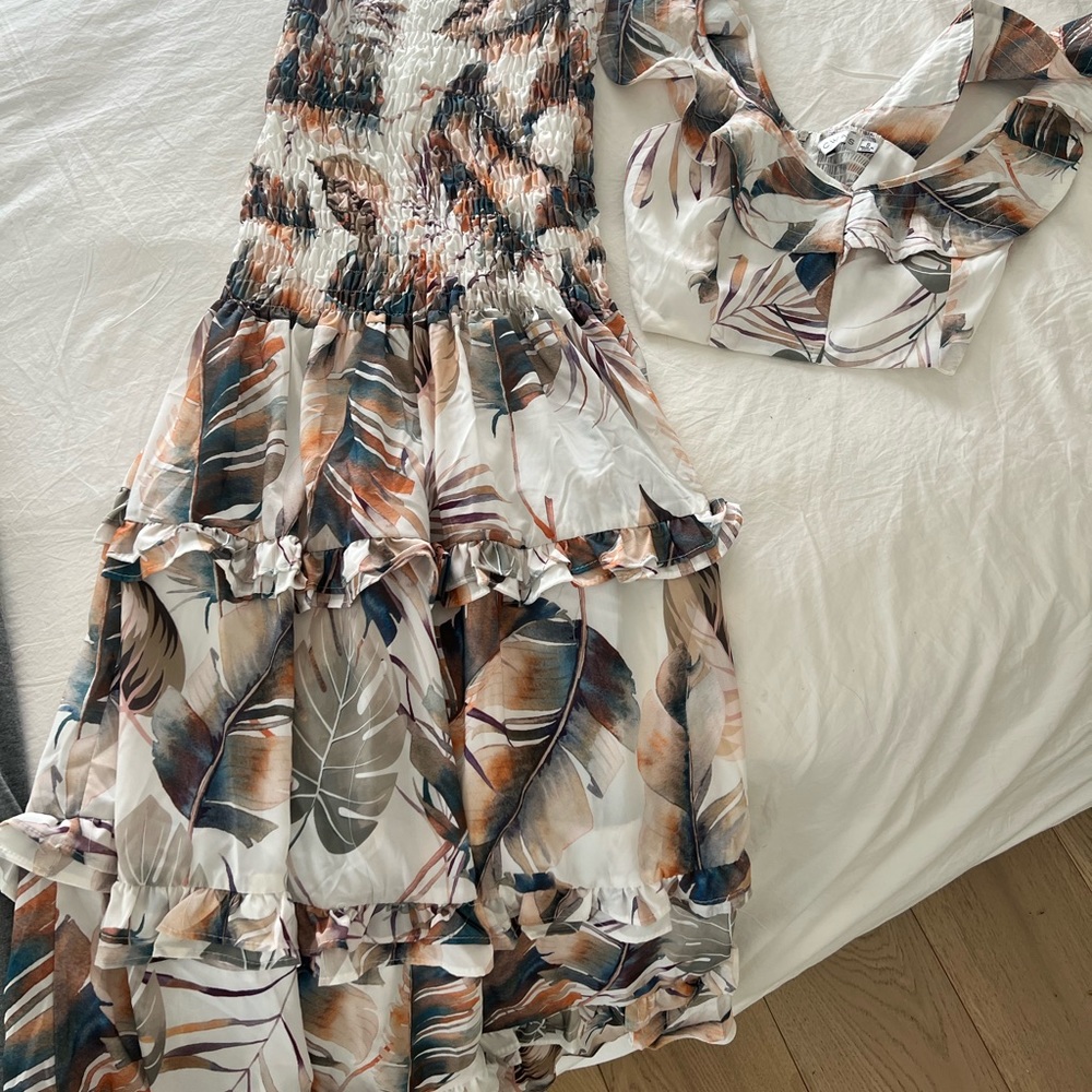 NWOTs Sway ruffle skirt and crop top in gorgeous palm prints. Never worn.
